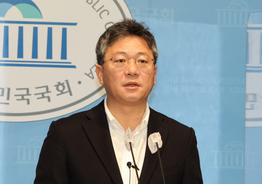 박정하 국민의힘 수석대변인이 지난 11월20일 서울 여의도 국회 소통관 기자회견장에서 현안 브리핑을 하고 있다.<연합뉴스>